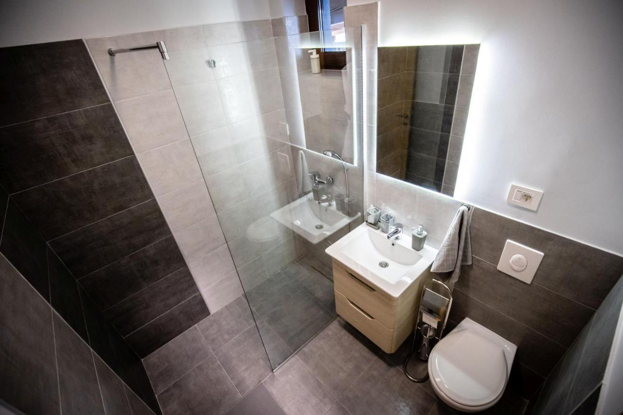 Gray Brick Apartment Subotica Ngoại thất bức ảnh