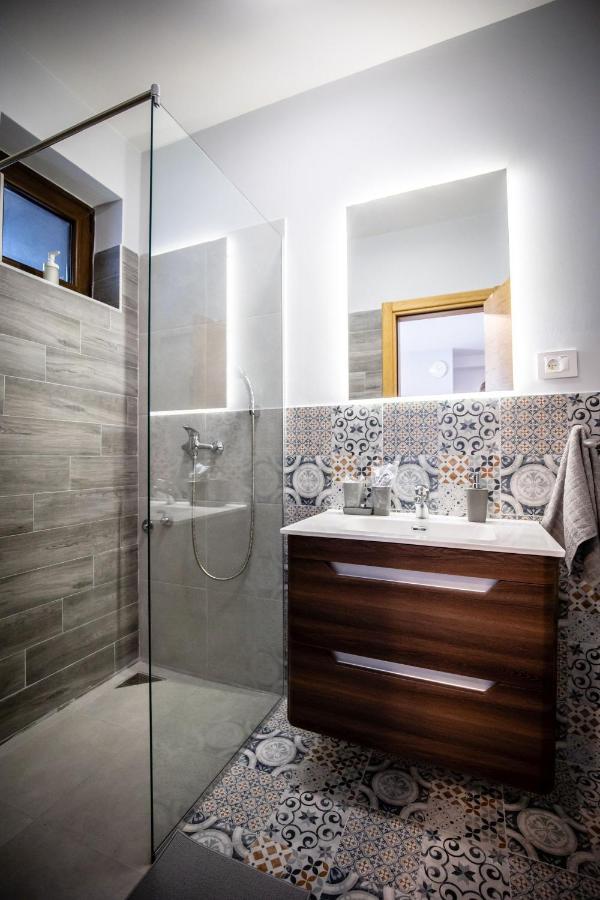 Gray Brick Apartment Subotica Ngoại thất bức ảnh