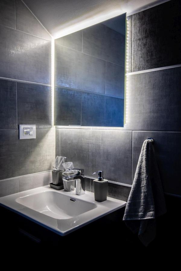 Gray Brick Apartment Subotica Ngoại thất bức ảnh