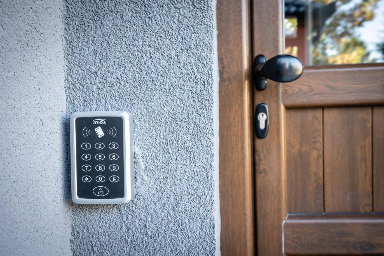 Gray Brick Apartment Subotica Ngoại thất bức ảnh