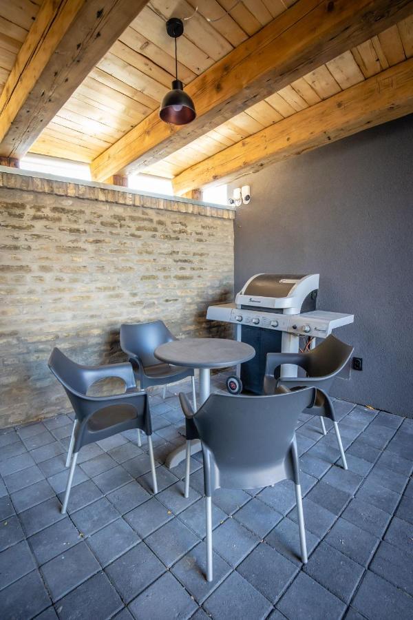 Gray Brick Apartment Subotica Ngoại thất bức ảnh
