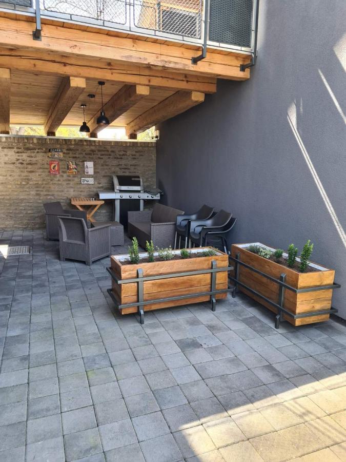 Gray Brick Apartment Subotica Ngoại thất bức ảnh